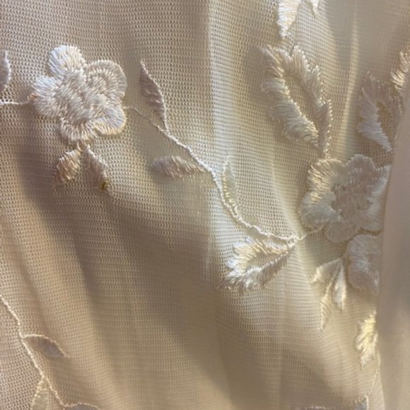 Flora Nirooz Embroidered Satin Nightgown Long Light Cream Size Large - Picture 10 of 13